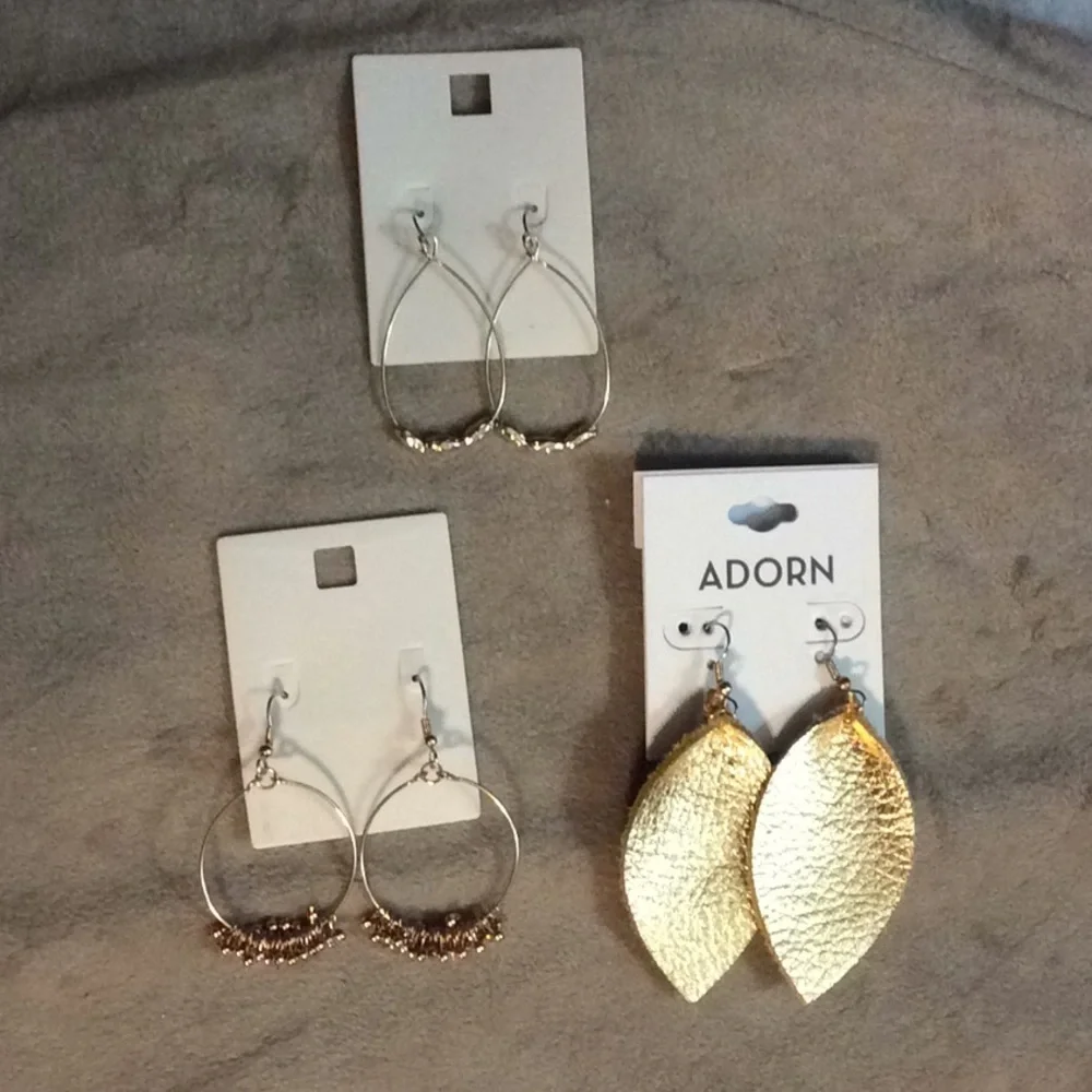 Earrings dangling style bundle of 3 NWT